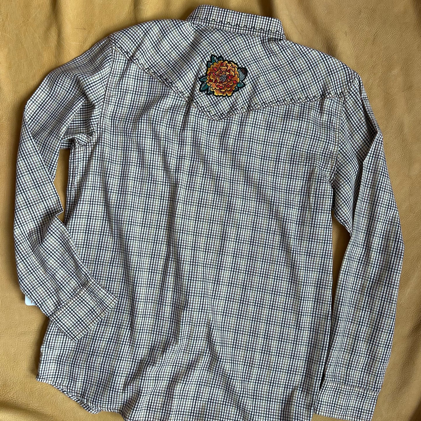 Orioles. Medium.