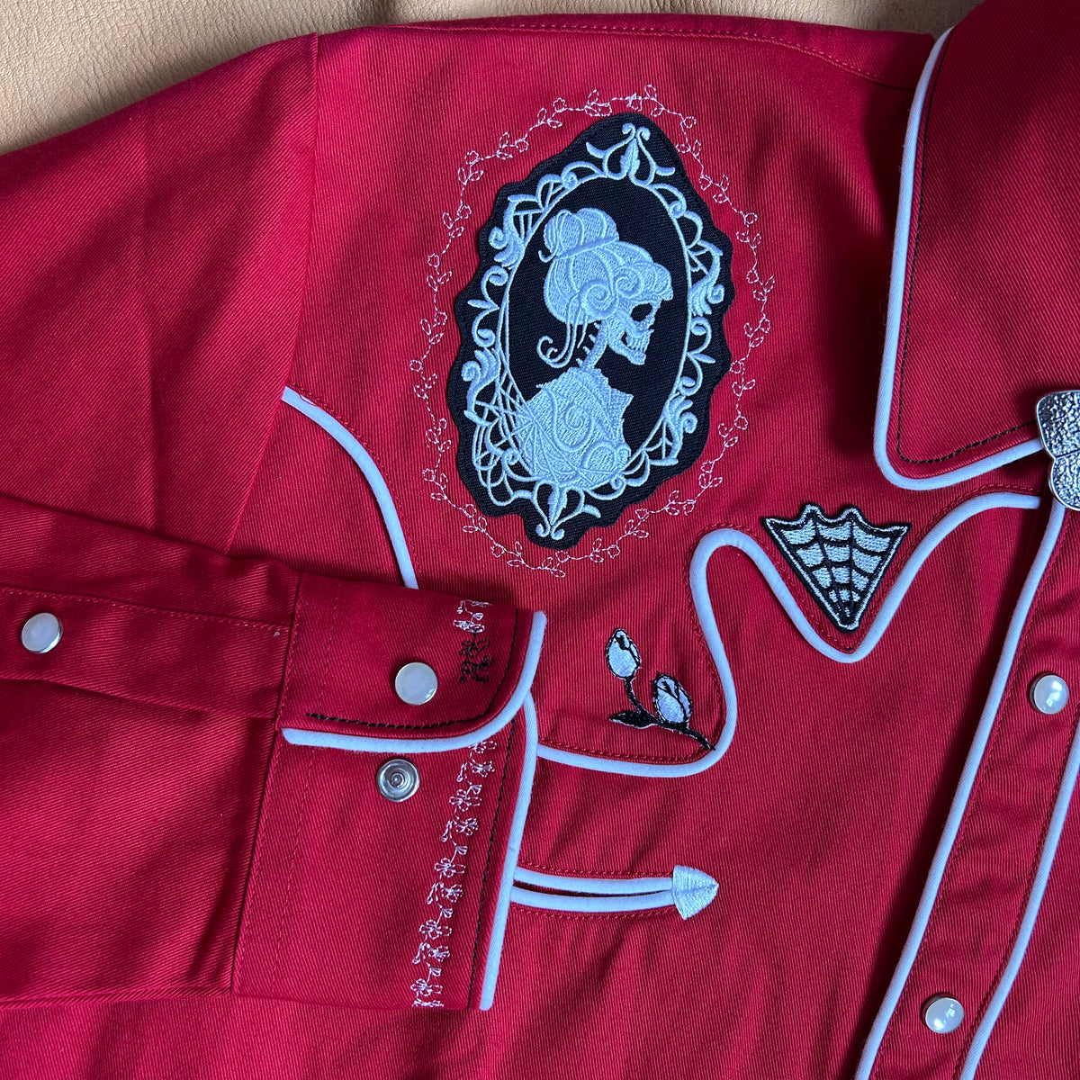 Skeleton Love. Medium.