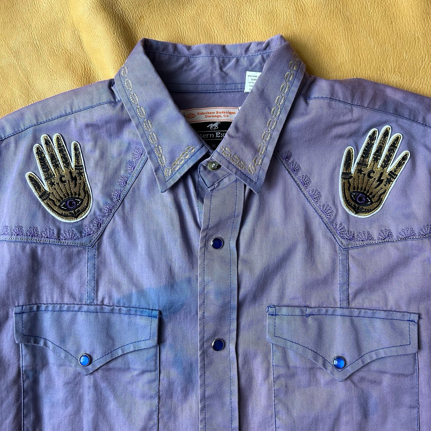 magic hands on distressed. xl.